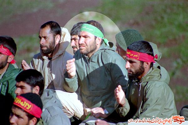 فیلم حنابندان توسط شهید حاج رحیم دلفان و زنده یاد حمید قبادی مسئول اطلاعات تیپ 57 حضرت ابوالفضل لرستان فیلم حنابندان توسط شهید حاج رحیم دلفان و زنده یاد حمید قبادی مسئول اطلاعات تیپ 57 حضرت ابوالفضل لرستان