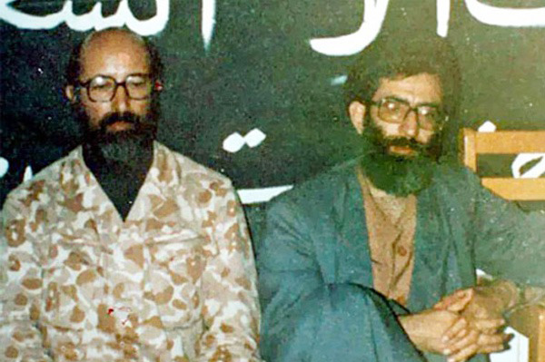 روایت رهبر انقلاب از مجاهدی که در همه جا یک خط را تعقیب میکرد روایت رهبر انقلاب از مجاهدی که در همه جا یک خط را تعقیب میکرد