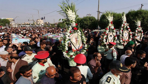 پیکرهای مطهر پنج شهید دفاع مقدس در استان فارس تشییع می شوند پیکرهای مطهر پنج شهید دفاع مقدس در استان فارس تشییع می شوند