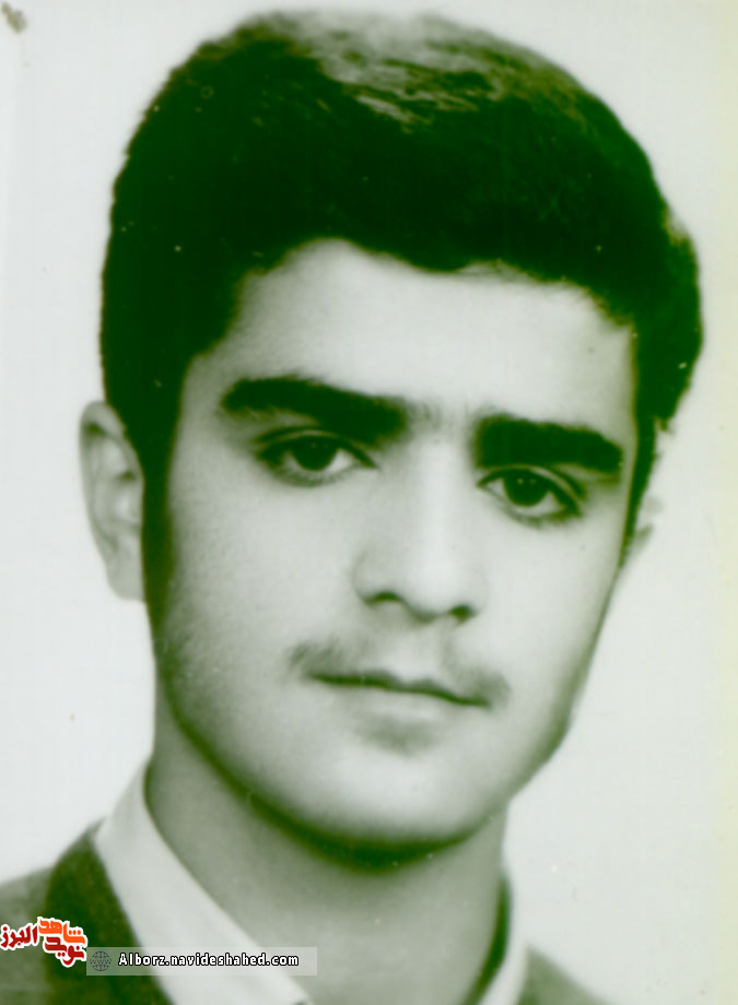 شهید بسیجی آرام و متین در خانواده و شجاع و جان بر کف در جبهه شهید بسیجی آرام و متین در خانواده و شجاع و جان بر کف در جبهه