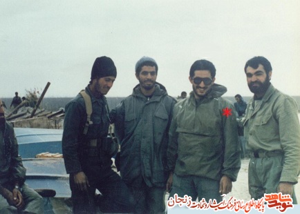 مصاحبه با مادر فرمانده شهید حمید احدی/ حمید حمد خدا را در عمل نشان داد مصاحبه با مادر فرمانده شهید حمید احدی/ حمید حمد خدا را در عمل نشان داد