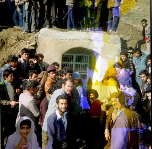 فیلم: تسخیر قرارگاه ساواک توسط جوانان انقلابی همدان