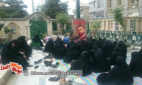 دیدار گروه جهادی ایثار و شهادت استان البرز با خانواده شهید مدافع وطن دیدار گروه جهادی ایثار و شهادت استان البرز با خانواده شهید مدافع وطن