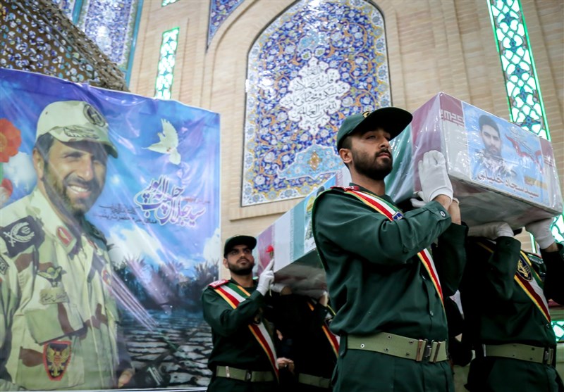 تشییع پیکر شهیدان سیدجلال حبیباللهپور و سیدسجاد خلیلی در دانشگاه امام حسین (ع) تشییع پیکر شهیدان سیدجلال حبیباللهپور و سیدسجاد خلیلی در دانشگاه امام حسین (ع)