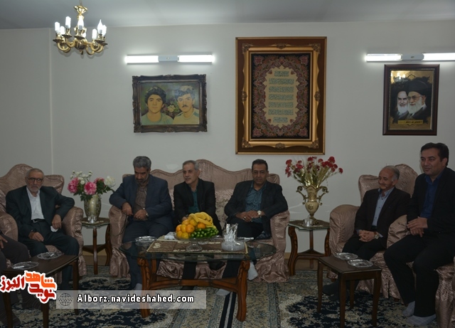 ترویج فرهنگ ایثار و شهادت مهم ترین رسالت دستگاه های اجرایی است/ مسئولین دستشان را از دست شهدا جدا نکنند ترویج فرهنگ ایثار و شهادت مهم ترین رسالت دستگاه های اجرایی است/ مسئولین دستشان را از دست شهدا جدا نکنند