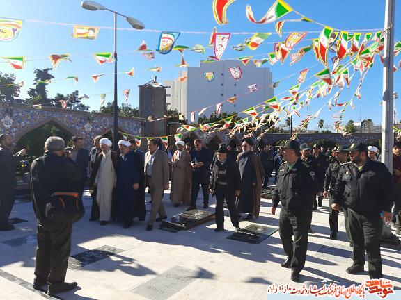 آیین میهمانی لالهها و عطرافشانی گلزارهاى شهداى انقلاب استان مازندران برگزار شد آیین میهمانی لالهها و عطرافشانی گلزارهاى شهداى انقلاب استان مازندران برگزار شد