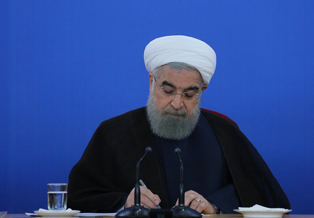 رییس جمهوری درگذشت مادر شهیدان شمسی پور را تسلیت گفت رییس جمهوری درگذشت مادر شهیدان شمسی پور را تسلیت گفت