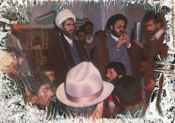 سخنرانی شهید علیرضا طغرایی در خصوص ولایت فقیه در جمع بسیجیان قبل از اعزام به جبهه سخنرانی شهید علیرضا طغرایی در خصوص ولایت فقیه در جمع بسیجیان قبل از اعزام به جبهه