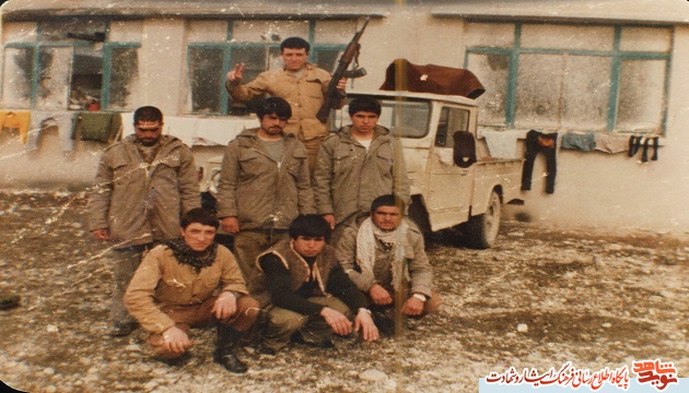 دوستانی که بایکدیگر بزرگ شدند و در نتیجه باهم به شهادت رسیدند. دوستانی که بایکدیگر بزرگ شدند و در نتیجه باهم به شهادت رسیدند.