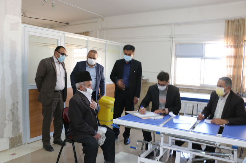 اولین مرحله واکسیناسیون ایثارگران چهارمحالی انجام شد