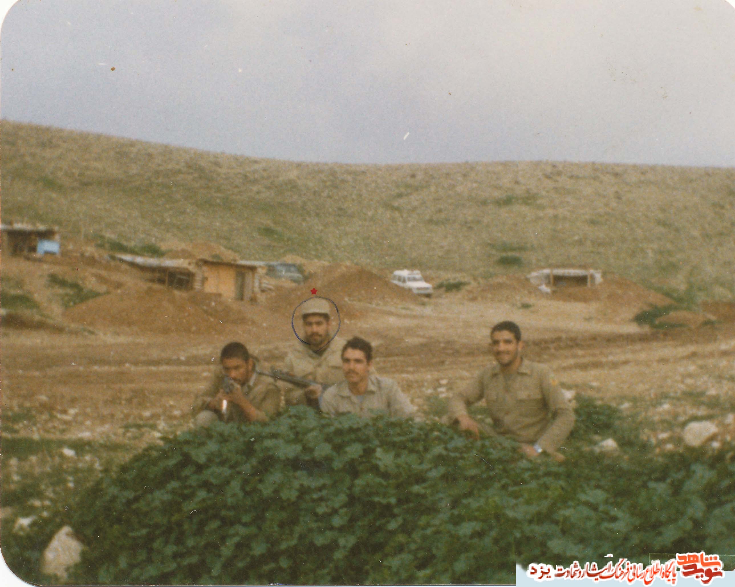 شهید خانی:«خواهرم حجاب خود را حفظ كن ،حجاب تو دشمن را به لرزه در مى آورد» شهید خانی:«خواهرم حجاب خود را حفظ كن ،حجاب تو دشمن را به لرزه در مى آورد»