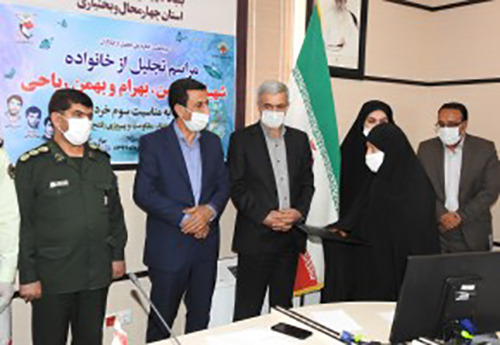 در سیزدهمین کنگره ملی تجلیل از ایثارگران از خانواده شهیدان ریاحی تجلیل شد