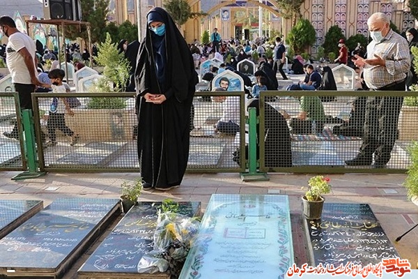 مراسم دعای عرفه در جوار مزار سپهبد شهید مراسم دعای عرفه در جوار مزار سپهبد شهید