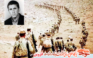 لباس بسیجی به تن کرد و راهی جبهههای نبرد شد لباس بسیجی به تن کرد و راهی جبهههای نبرد شد