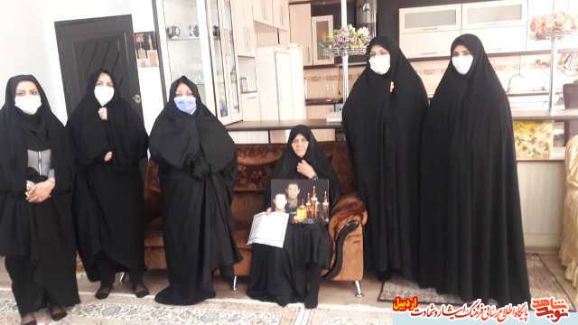 دیدار مسئولین امور بانوان بنیاد شهید و امور ایثارگران استان با خانواده های شهدای ادارات وارگانهای دولتی دیدار مسئولین امور بانوان بنیاد شهید و امور ایثارگران استان با خانواده های شهدای ادارات وارگانهای دولتی
