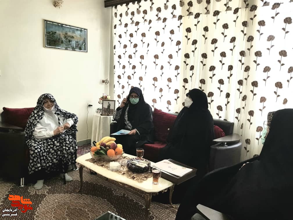 مادران شهدا مایه عزت و آبروی کشور هستند مادران شهدا مایه عزت و آبروی کشور هستند