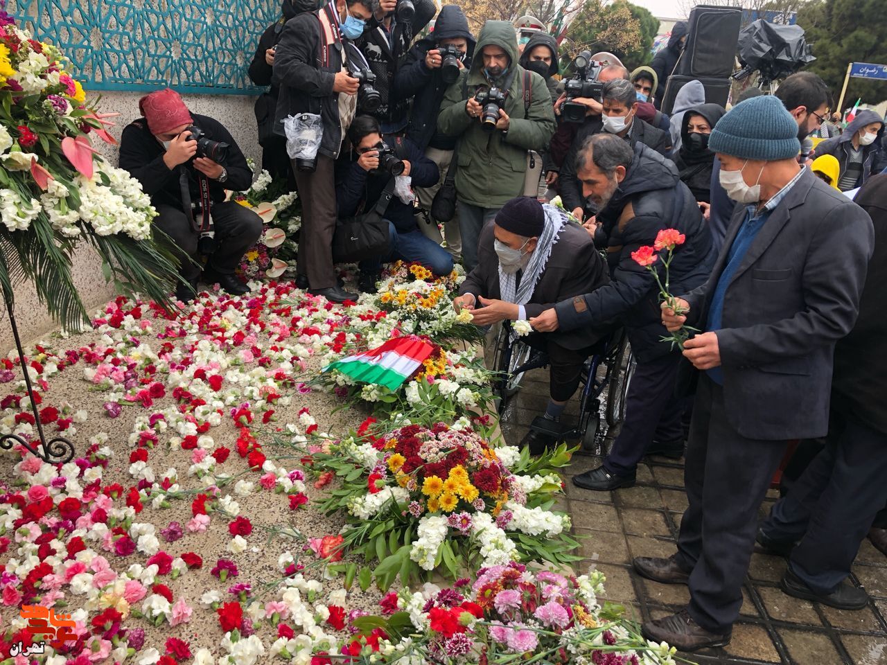 جایگاه جلوس امام راحل در بهشت زهرا (س) گلباران شد