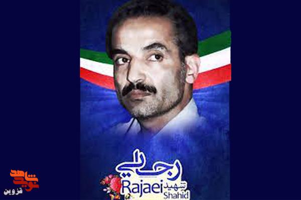 بیا زیر چادرم مخفی شو تا از اینجا تو را بیرون ببریم!