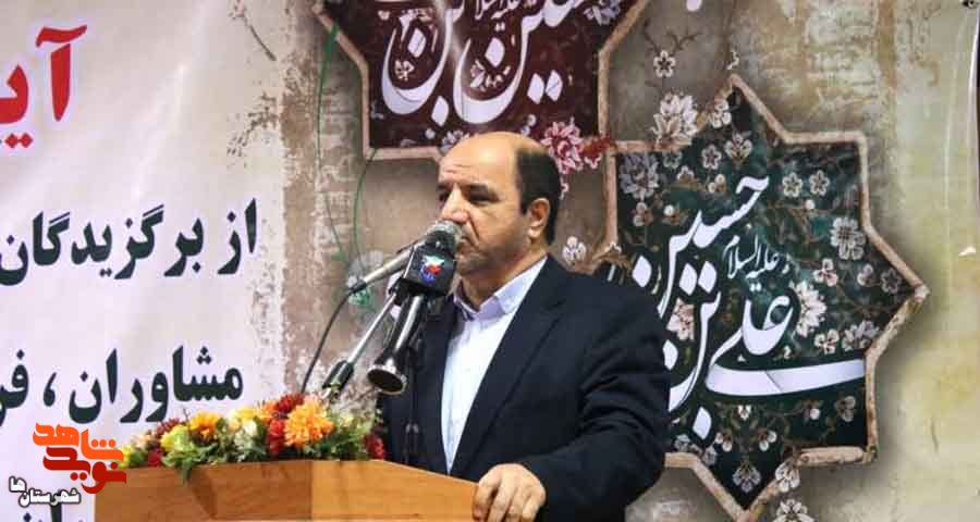 ترویج سیره شهدا با آموزش چهره به چهره در مدارس تاثیرگذار است