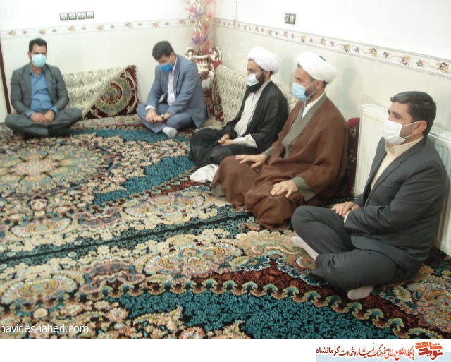 خدمت به خانواده شهدا وظیفه تمام مسئولان است