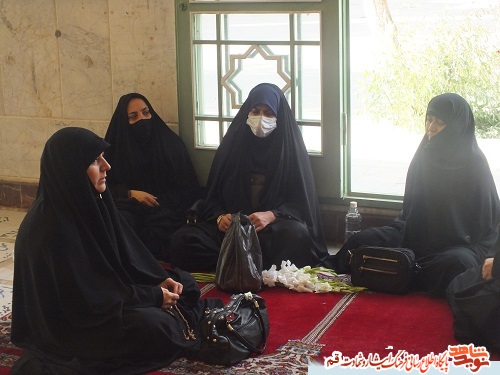 مراسم عطر افشانی گلزار شهدا امام زاده ابراهیم در قم برگزار شد