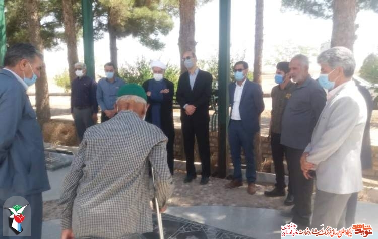خانواده های معظم شهدا و ایثارگران با تقدیم بهترین عزیزان خود در راه دفاع از آرمان های کشور و مرزهای آن، کاری بزرگ و ستودنی انجام دادند