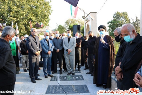 مراسم خاکسپاری مادر شهیدان کریم بخش برگزار شد+عکس