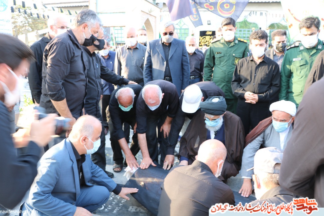 مراسم خاکسپاری مادر شهیدان کریم بخش برگزار شد+عکس