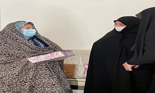 مسئول نشر آثار و ارزشهای مشارکت زنان در دفاع مقدس آذربایجان غربی با همسر شهید «نوری» دیدار کرد مسئول نشر آثار و ارزشهای مشارکت زنان در دفاع مقدس آذربایجان غربی با همسر شهید «نوری» دیدار کرد