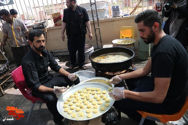 گزارش تصویری| خدمات رسانی به زائران حسینی در همدان ۲
