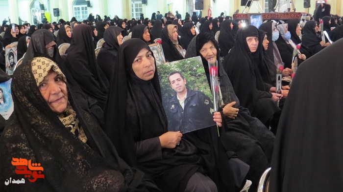 گزارش تصویری|آئین گرامیداشت همسران و مادران شهدا (۱)