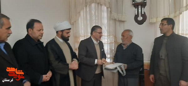 از پدر شهید «رسول هاشمی» تجلیل شد