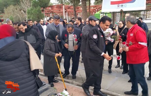 یادبود هشتمین سالروز شهادت آتش نشانان فداکار حادثه ساختمان پلاسکو در بهشت زهرا(س) برگزارشد.