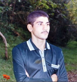 تفنگ از قدش بلند‌تر بود