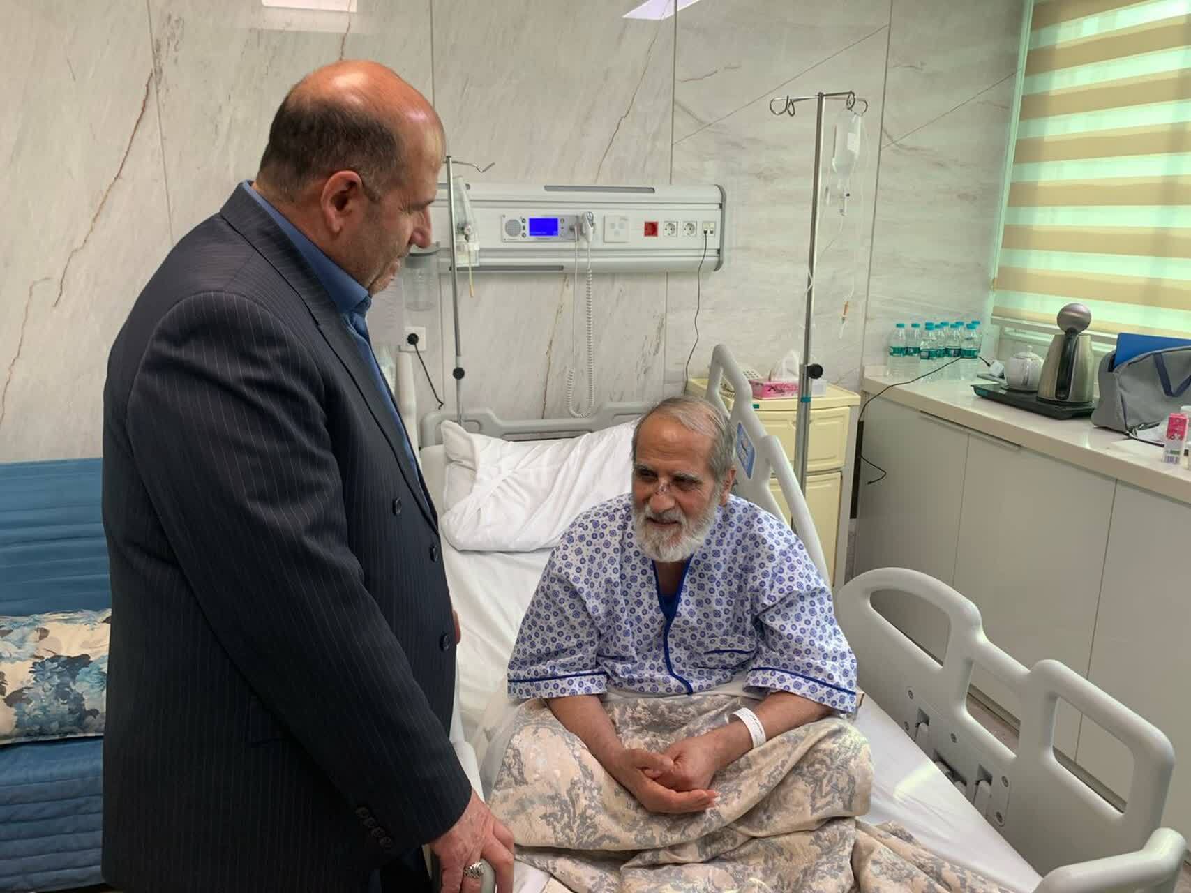 عیادت مدیرکل بنیاد شهید و امور ایثارگران تهران بزرگ با پدر شهید جشنی تهرانی و جانبازان بستری در                                                                                             بیمارستان خاتم انبیا علیها السلام
