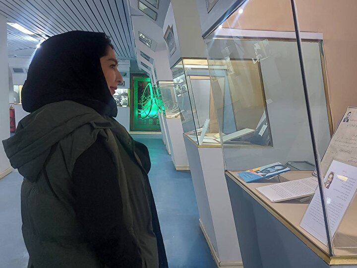 بازدید کارگردان آثار مستند تلویزیونی از موزه مرکزی شهدا