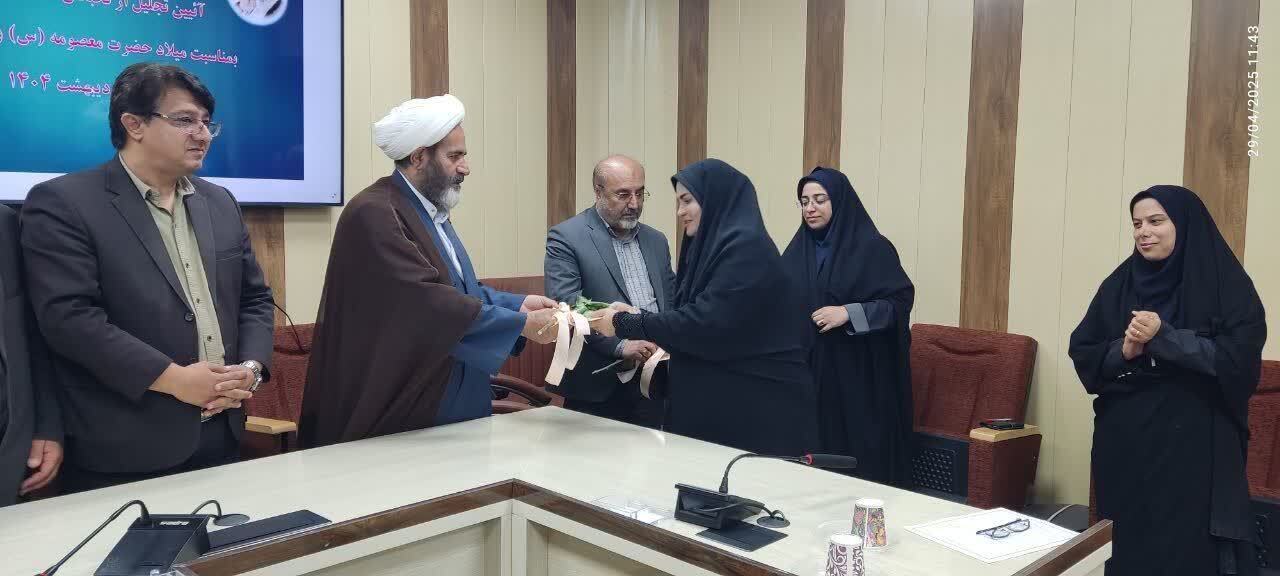 تجلیل از دختران نخبه شاهد به مناسبت روز دختر