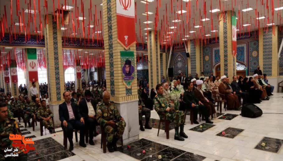 تصاویر/غبارروبی مزار شهدا به مناسبت گرامیداشت آزادسازی خرمشهر در خراسان شمالی