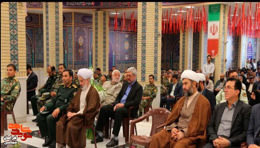 تصاویر/غبارروبی مزار شهدا به مناسبت گرامیداشت آزادسازی خرمشهر در خراسان شمالی