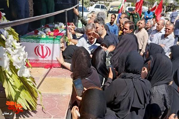 پیکر شهید «رضا لشنی زند» در دورود به خاک سپرده شد