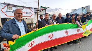 خدمات‌رسانی موکب خادمیاران شهدای کردستان در میدان...