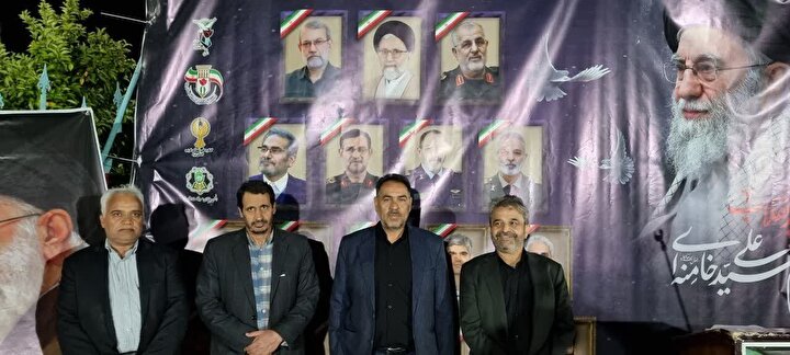 برپایی ایستگاه صلواتی خادمان شهدای غریب در یزد؛ تداوم محفل شور و حماسه مردمی