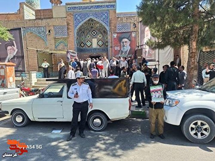 گزارش تصویری|گرامیداشت یاد و خاطر رهبر شهید در سنندج