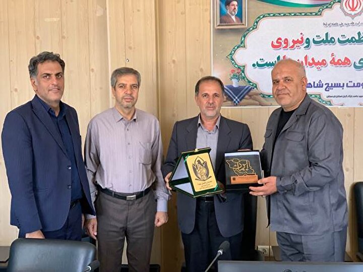 حمایت از فرهنگ ایثار؛ محور تقدیر خادم‌یاران از مدیرکل بنیاد شهید کردستان