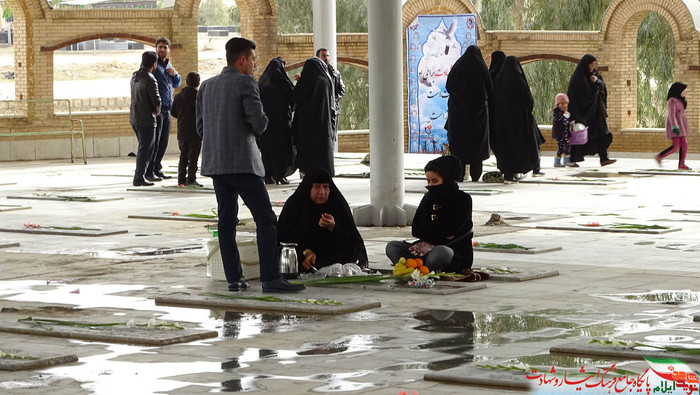مراسم  میهمانی لاله ها در گلزار شهدای علی صالح (ع)