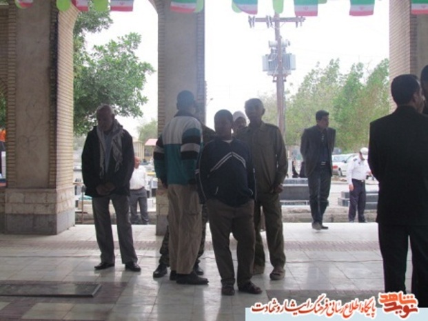 آیین غباروبی گلزار مطهر شهدای میناب بهمن ماه 95