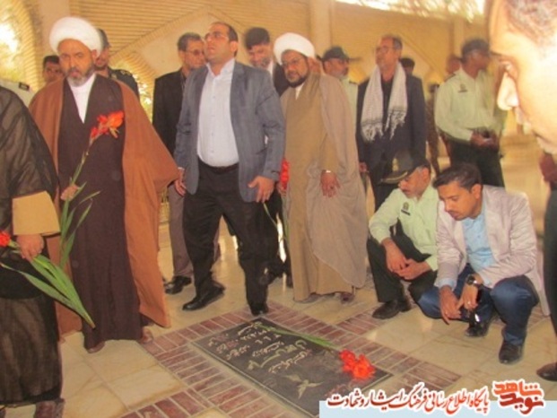آیین غباروبی گلزار مطهر شهدای میناب بهمن ماه 95