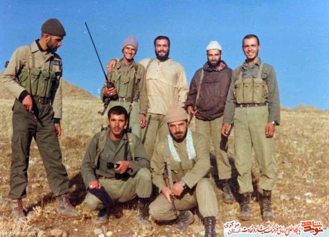 از چپ: ایستاده: غلامعباس صالحی - ... - شهید کاوه نبیری - جواد فضلعلی - شهید سعید فرداد - نشسته: مجتبی مختاری - شهید مهدی اسماعیلی