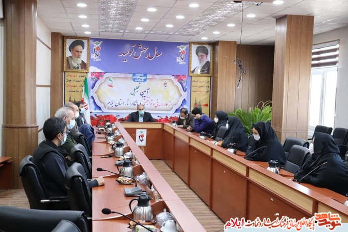 تجلیل از خدمات ارزنده کادر درمانی و توانبخشی درمانگاه ایثار