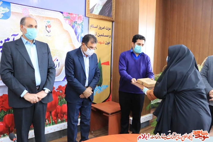 تجلیل از خدمات ارزنده کادر درمانی و توانبخشی درمانگاه ایثار